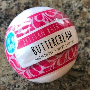 NWOT Artisan Bath Bomb Buttercream
